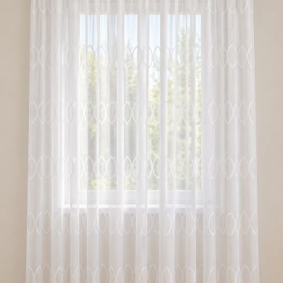Gardine nach Maß „Luxury“ in Weiß, am Fenster