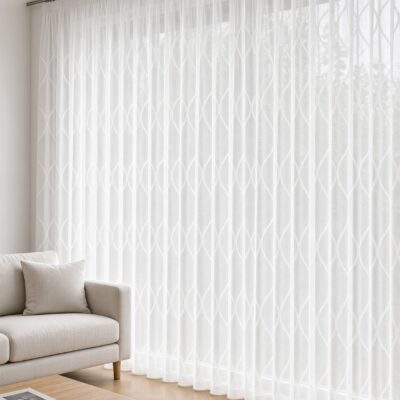 Gardine nach Maß "Luxury", Kräuselband (1:2) in Weiß, Wohnraum – digital gestaltet (KI)